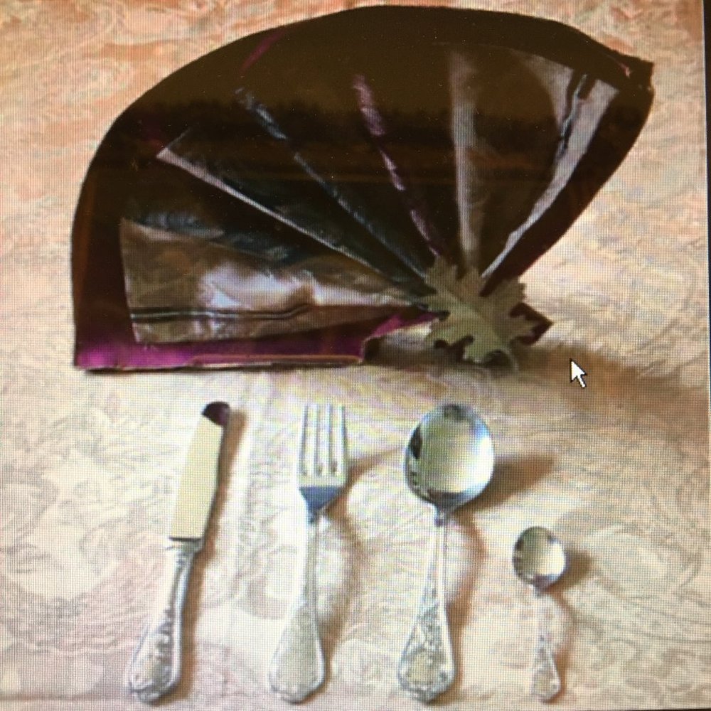 (SOLD)🎉HP🎉 Premium 51 Piece Italian Flatware Set, Service for 12 + Serving Set - Picture 4 of 16